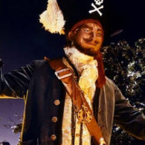 Auctioneer-Pirate