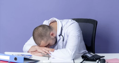 https://blog.upbook.com/how-to-avoid-practice-owner-burnout Doctors unfortunately see higher risks of burnout than most other careers. In fact, according to a Mayo Clinic study, 44 percent of doctors reported feeling at least one symptom of burnout. It can be detrimental, leaving you feeling helpless, and it can even put your practice at risk. Knowing the signs of burnout and how to avoid it as a practice owner can help you stay motivated and on track. There are many causes of practice owner burnout. Every doctor is different but there are common factors that can be identified as reasons behind burnout.
