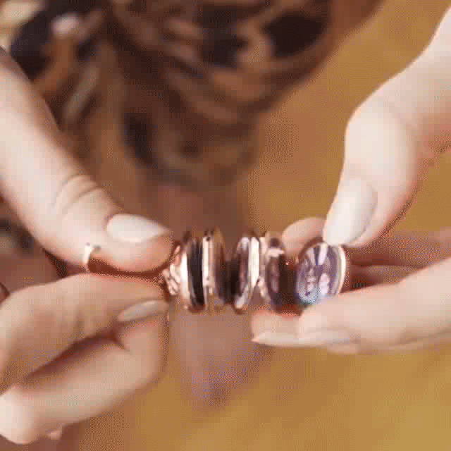 Beautiful Expanding Photo Locket - Animated GIF showing the photo locket opening up
