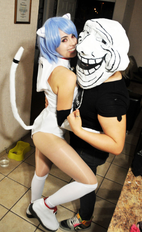 rei and trollface halloween by azulettecosplay d4edz8n