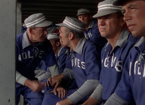 Take.Me.Out.To.The.Ball.Game.1949.720p.BluRay.x264.AAC-YTS.MX.mp4_snapshot_01.26.31_2021.07.29_08.07.41.jpg