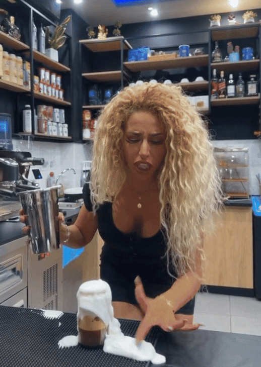 bMkzt.gif