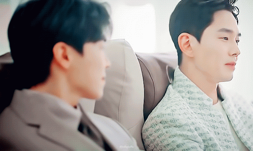 너무 오랜만이라 많이 설레네요...
곧 보고 싶었던 친구 만날 생각하니까
#로건리 #백준기 #펜트하우스 시즌3 e01
