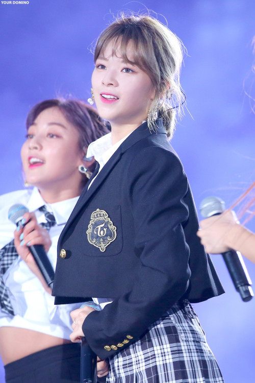 twice-20181015-202805-000.jpg